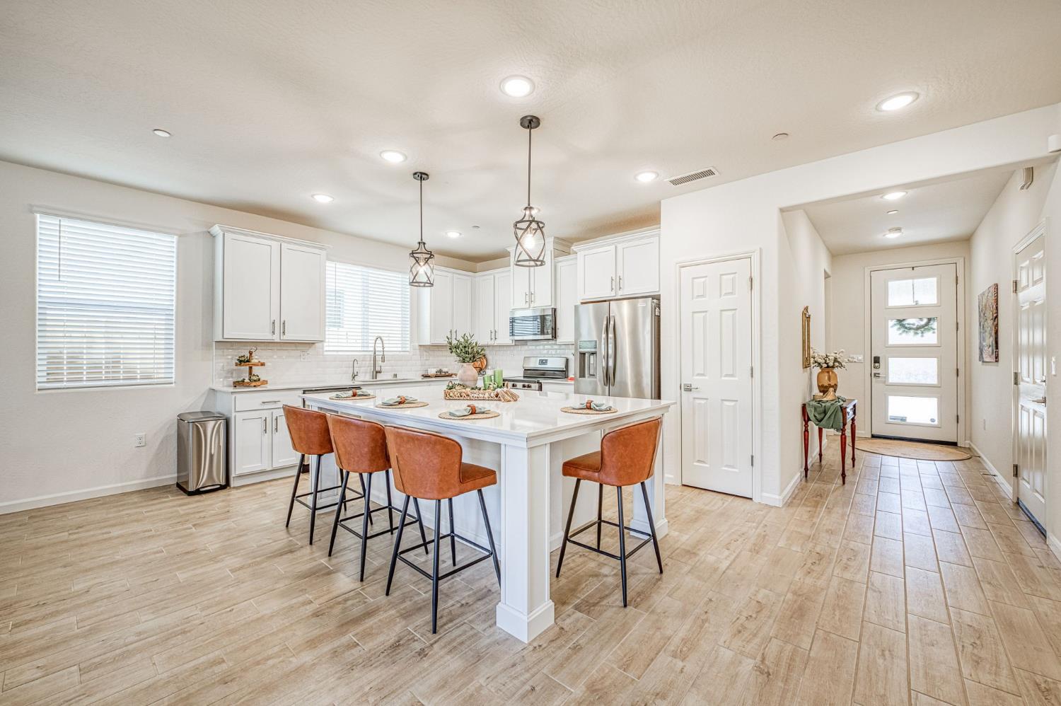 1523 Bloom Ln, Clovis, CA 93619
