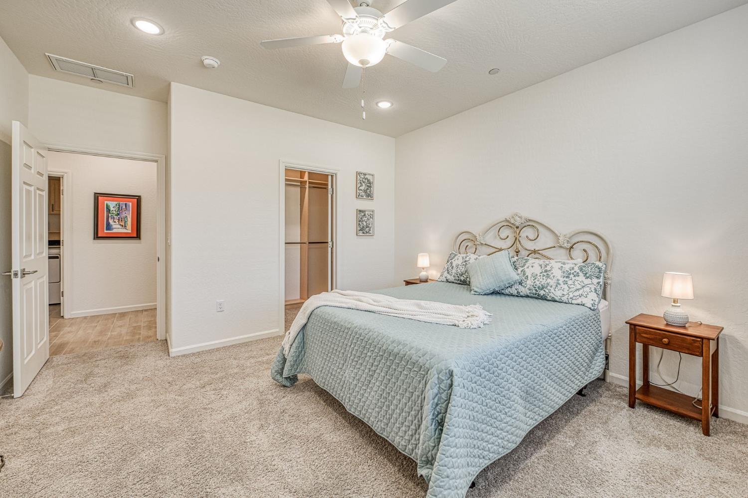 1523 Bloom Ln, Clovis, CA 93619