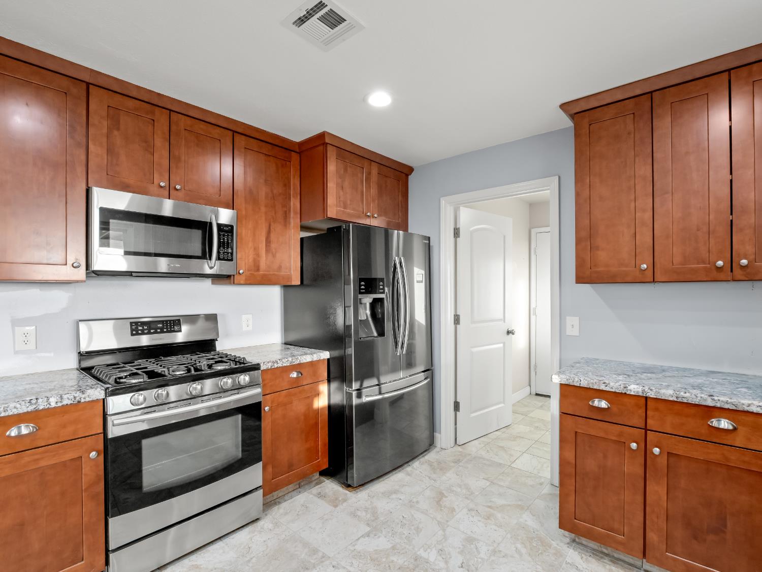 13017 Violet Ln, Clovis, CA 93619