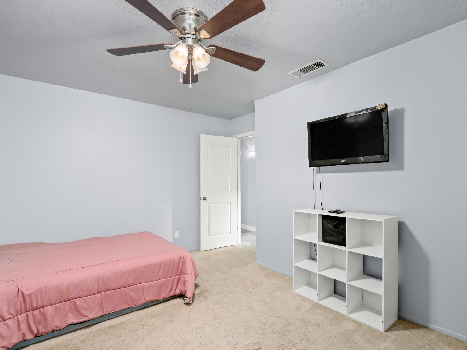 13017 Violet Ln, Clovis, CA 93619