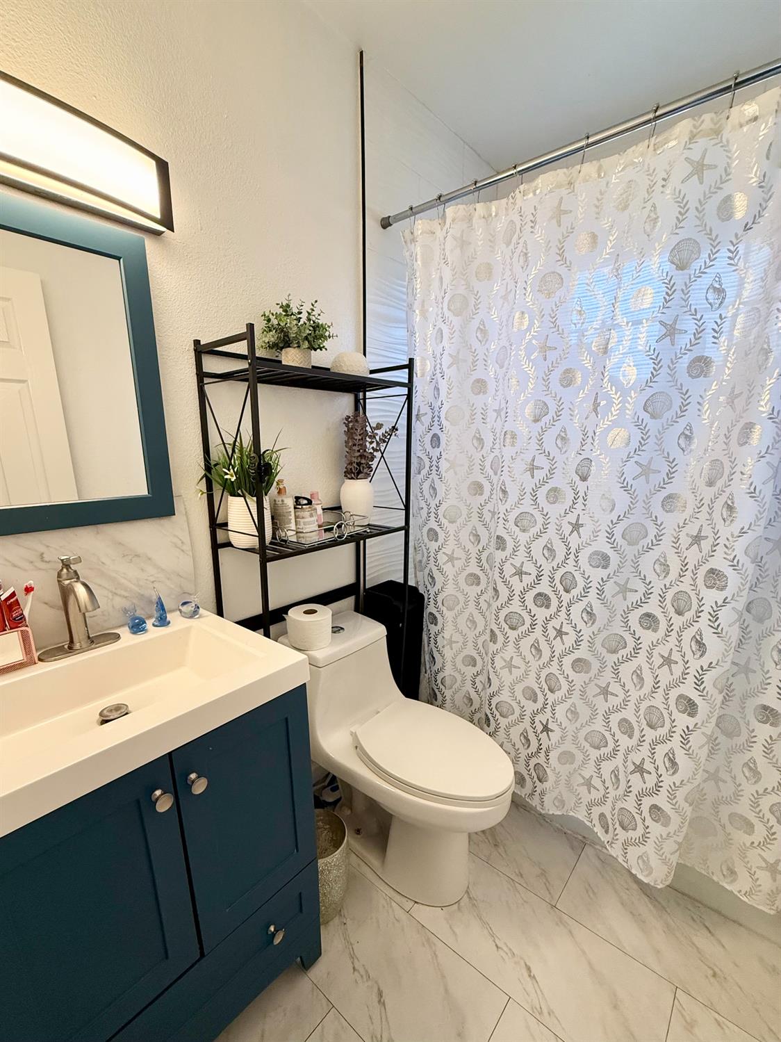 2236 Peach Ave #4, Clovis, CA 93612