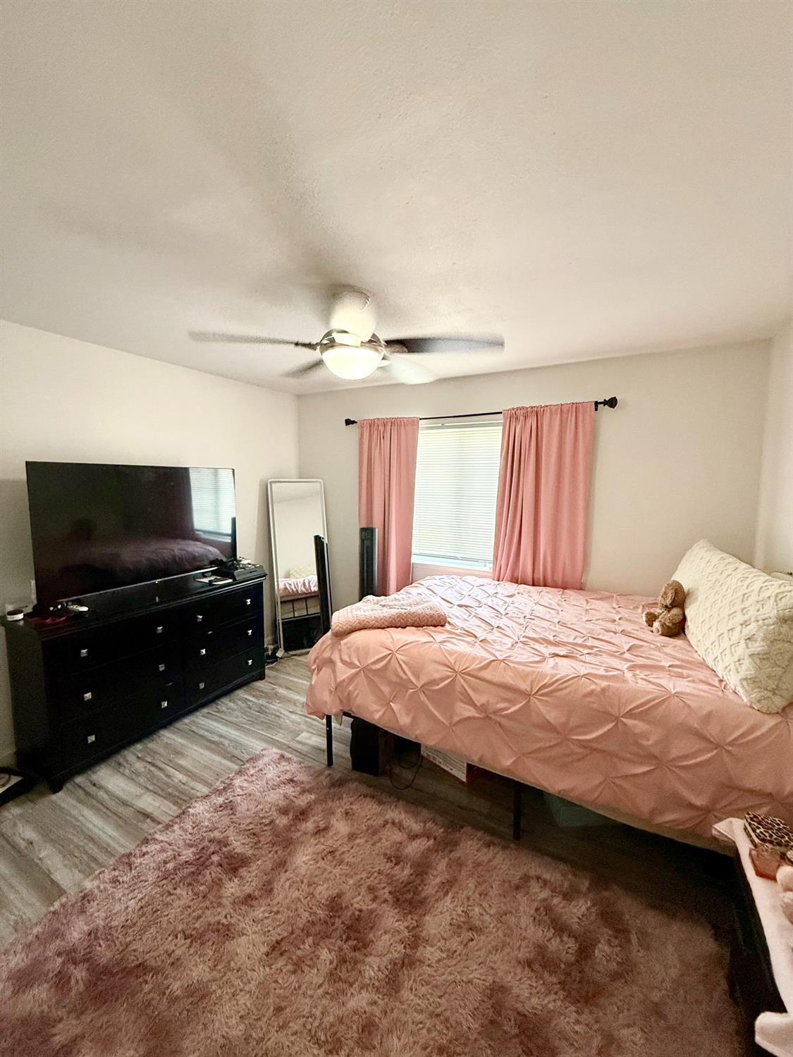 2236 Peach Ave #4, Clovis, CA 93612