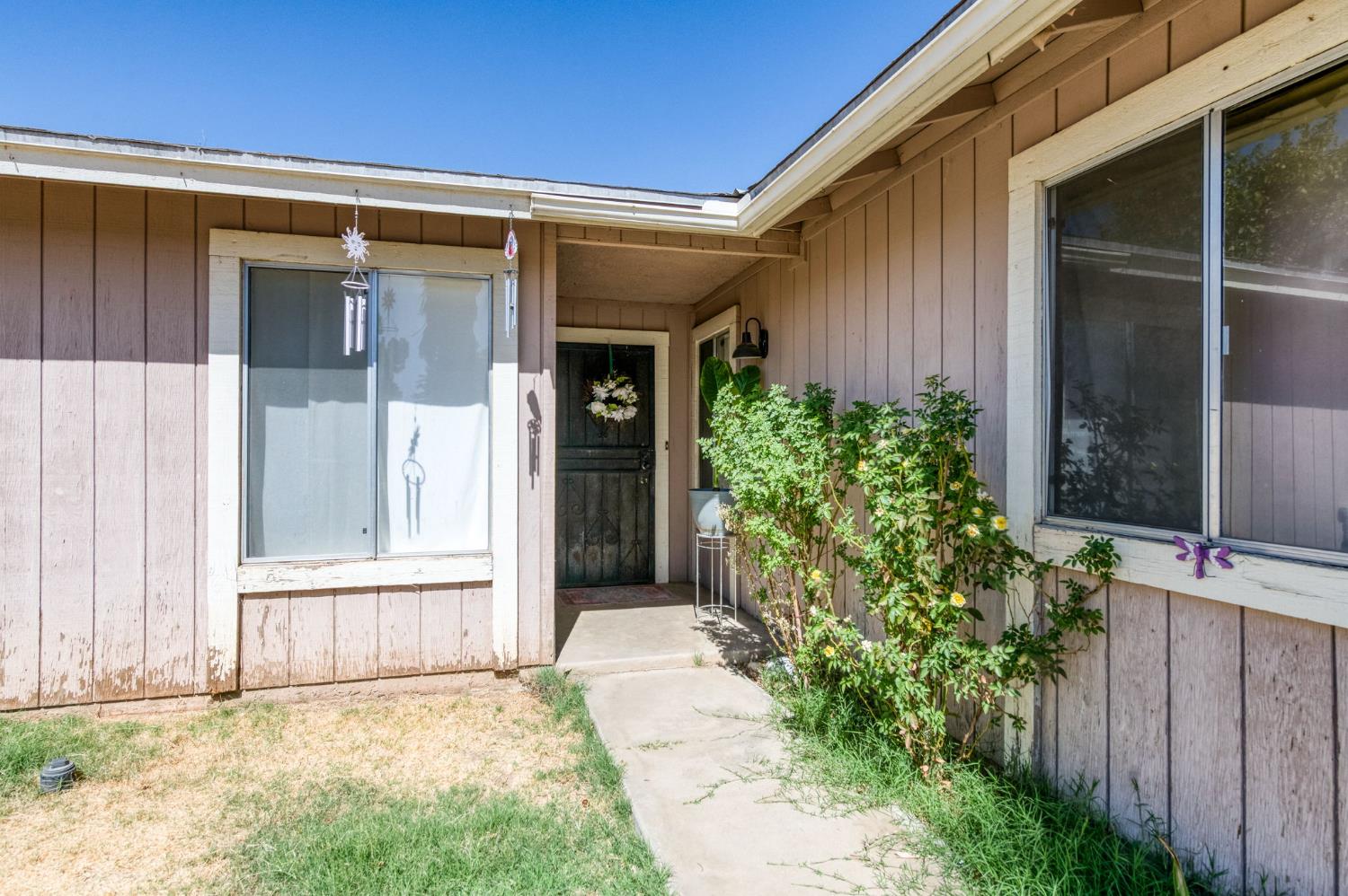 956 Church Ave, Sanger, CA 93657