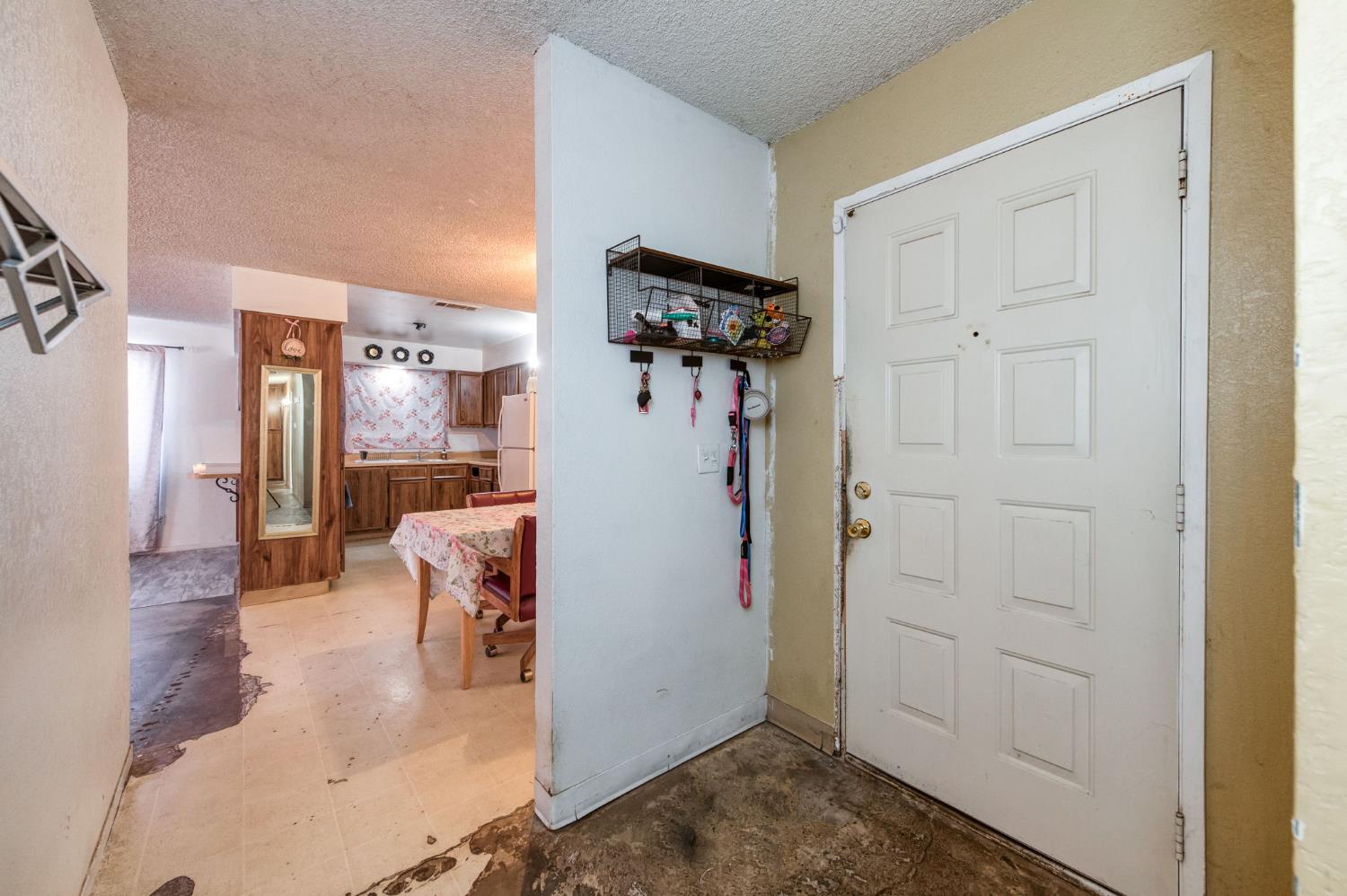 956 Church Ave, Sanger, CA 93657