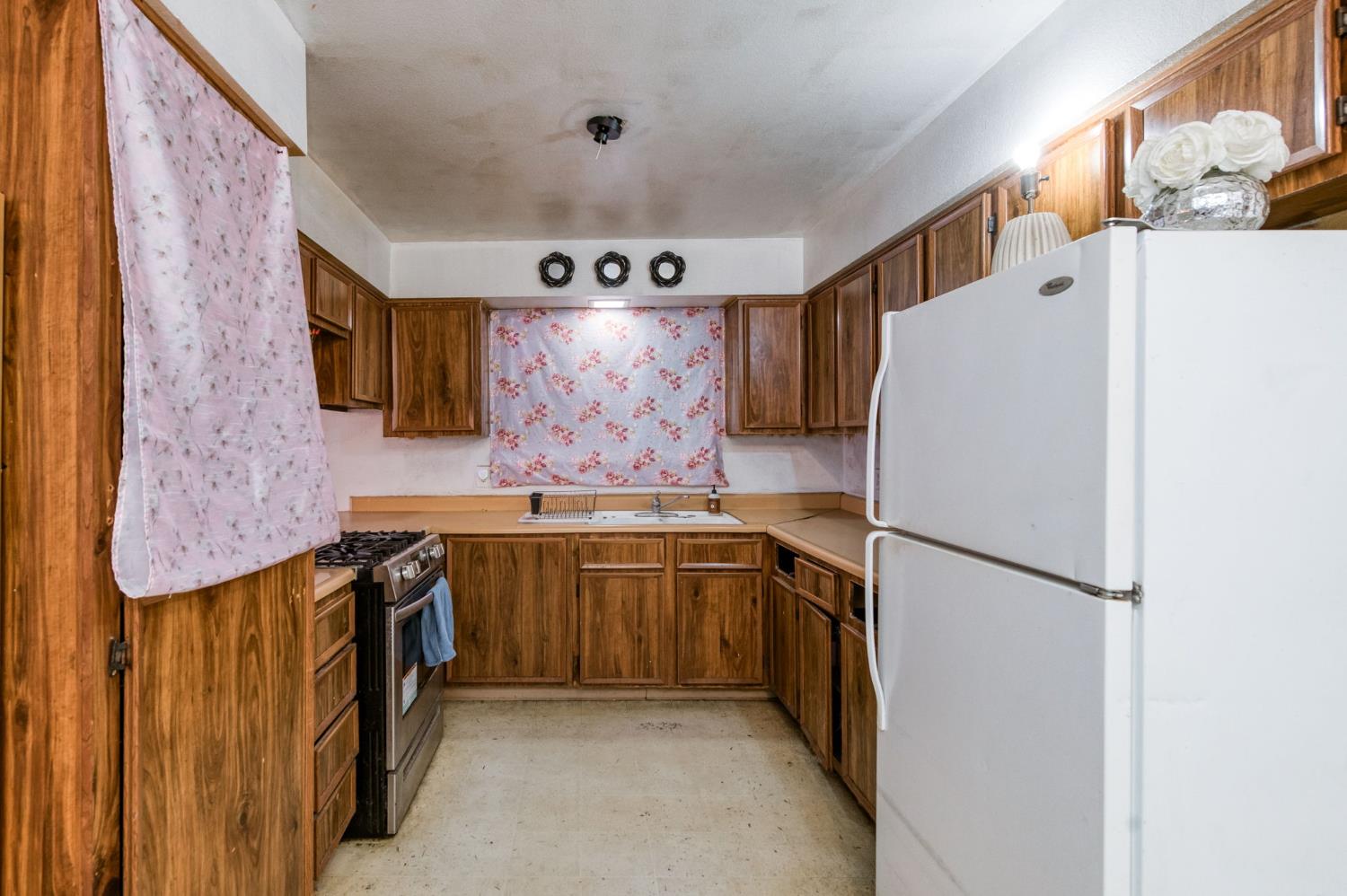 956 Church Ave, Sanger, CA 93657