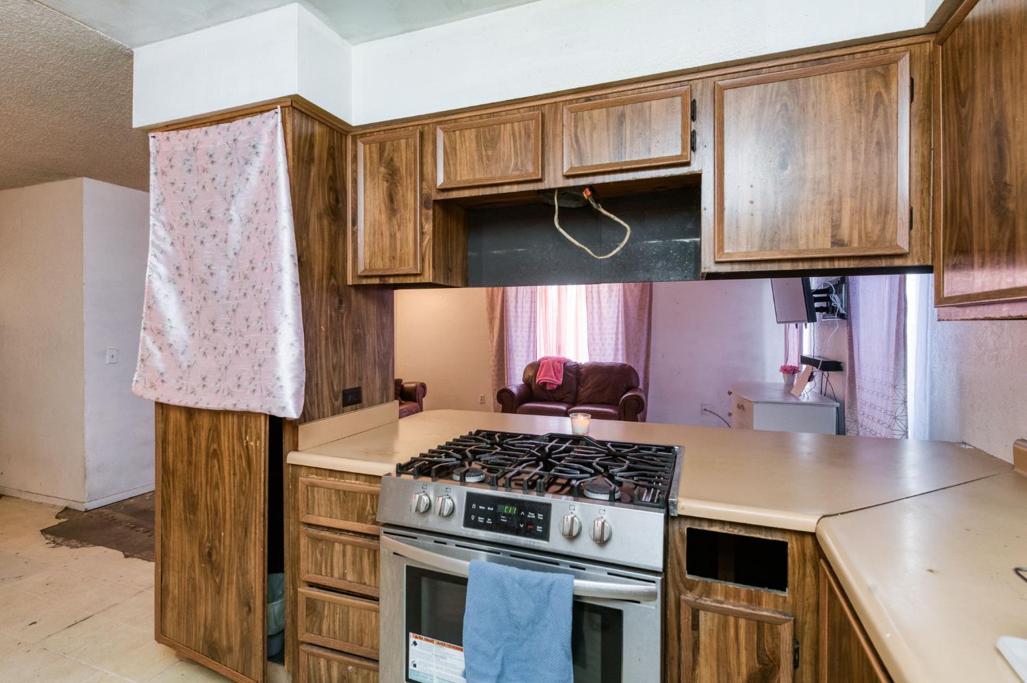 956 Church Ave, Sanger, CA 93657