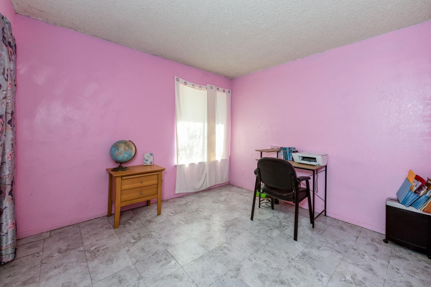 956 Church Ave, Sanger, CA 93657