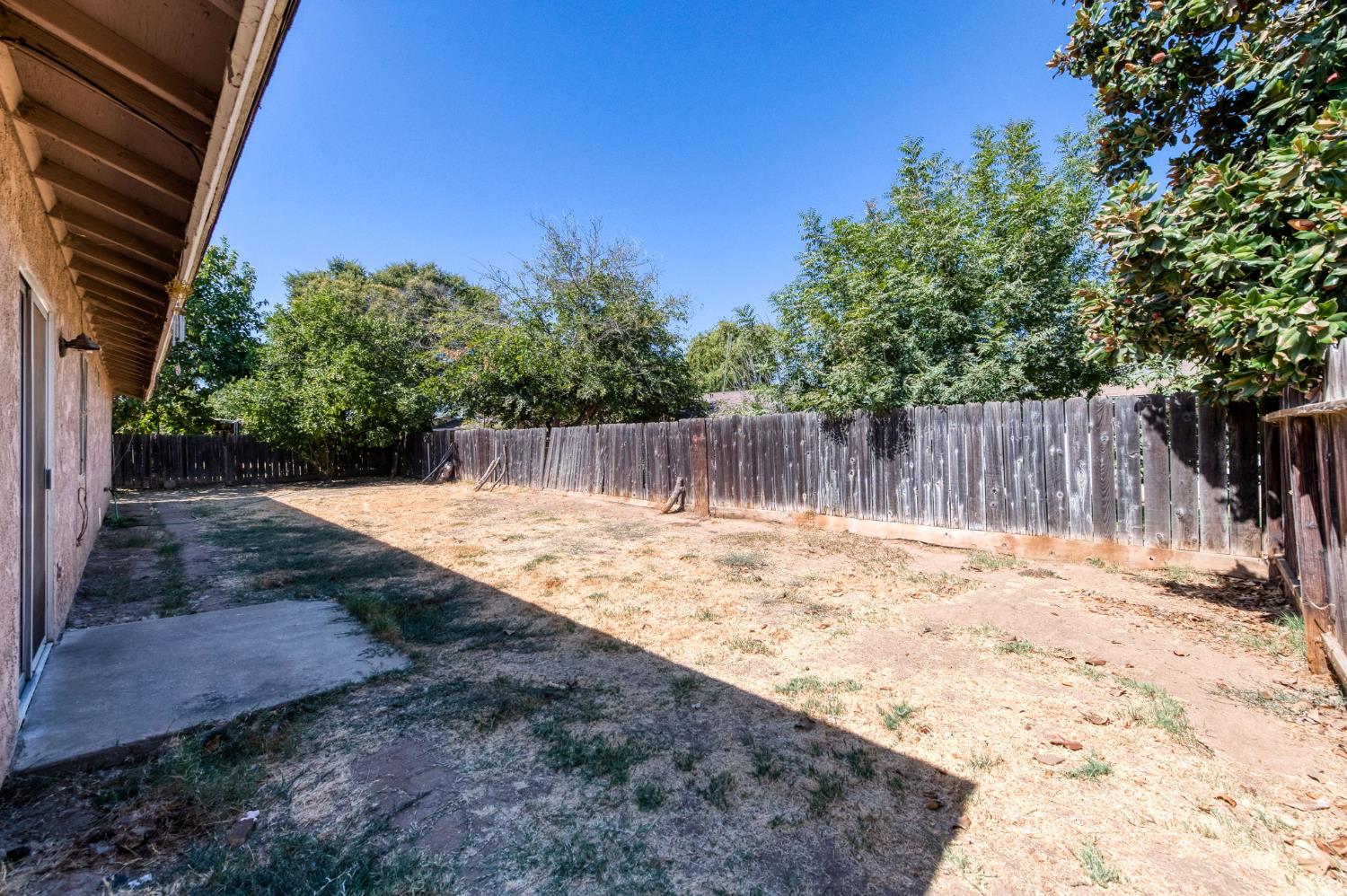956 Church Ave, Sanger, CA 93657