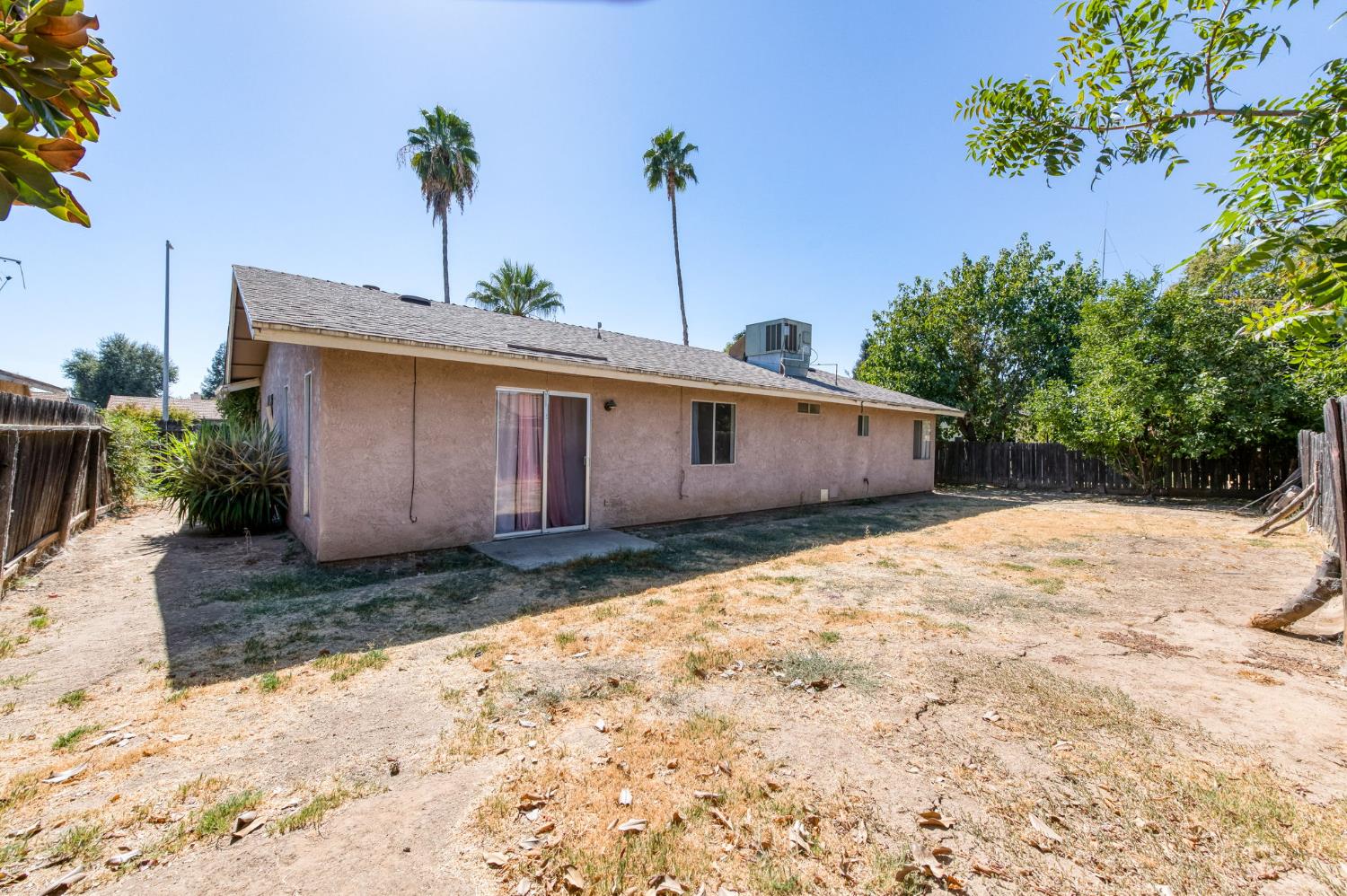 956 Church Ave, Sanger, CA 93657