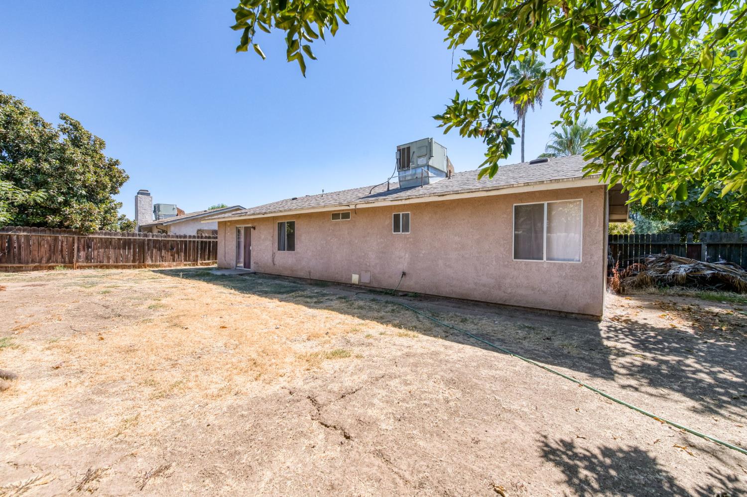 956 Church Ave, Sanger, CA 93657