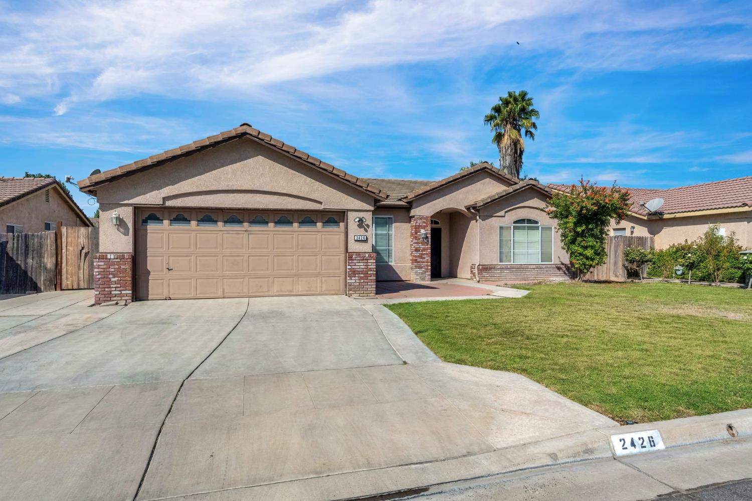 2426 S Larkin Ave, Fresno, CA 93727