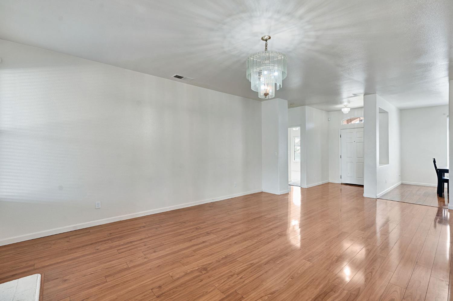 2426 S Larkin Ave, Fresno, CA 93727