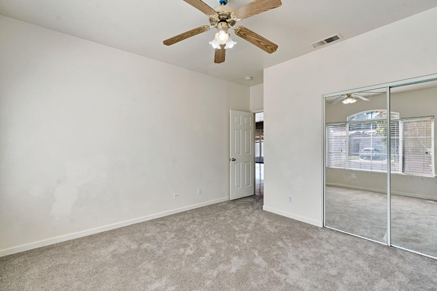 2426 S Larkin Ave, Fresno, CA 93727