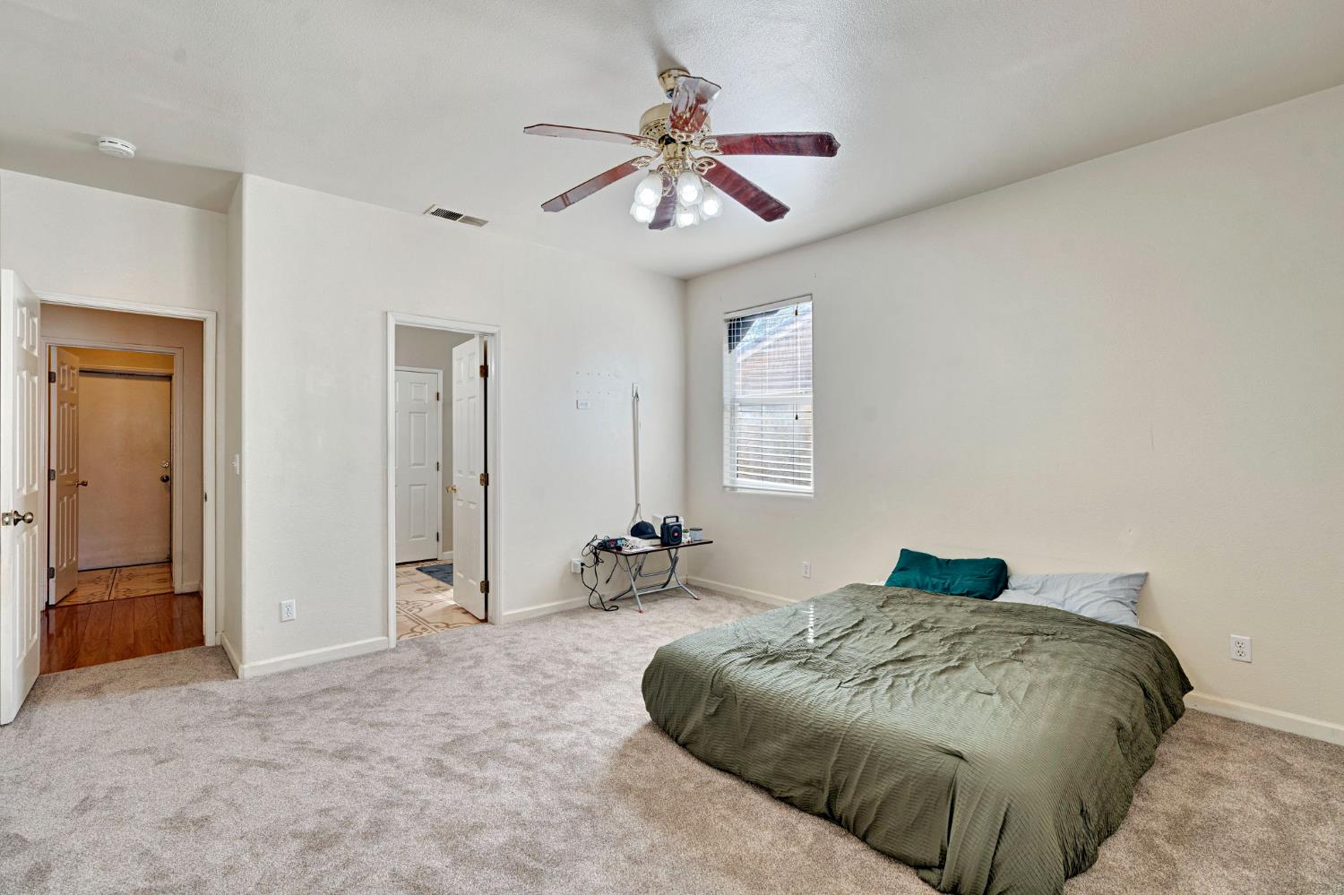 2426 S Larkin Ave, Fresno, CA 93727