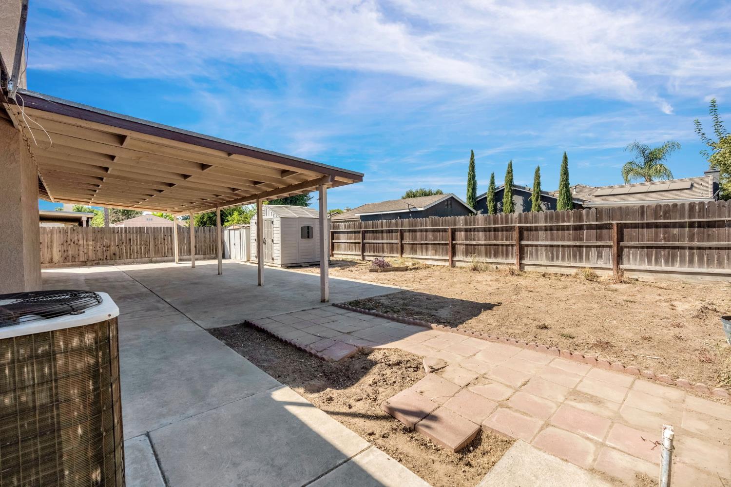 2426 S Larkin Ave, Fresno, CA 93727