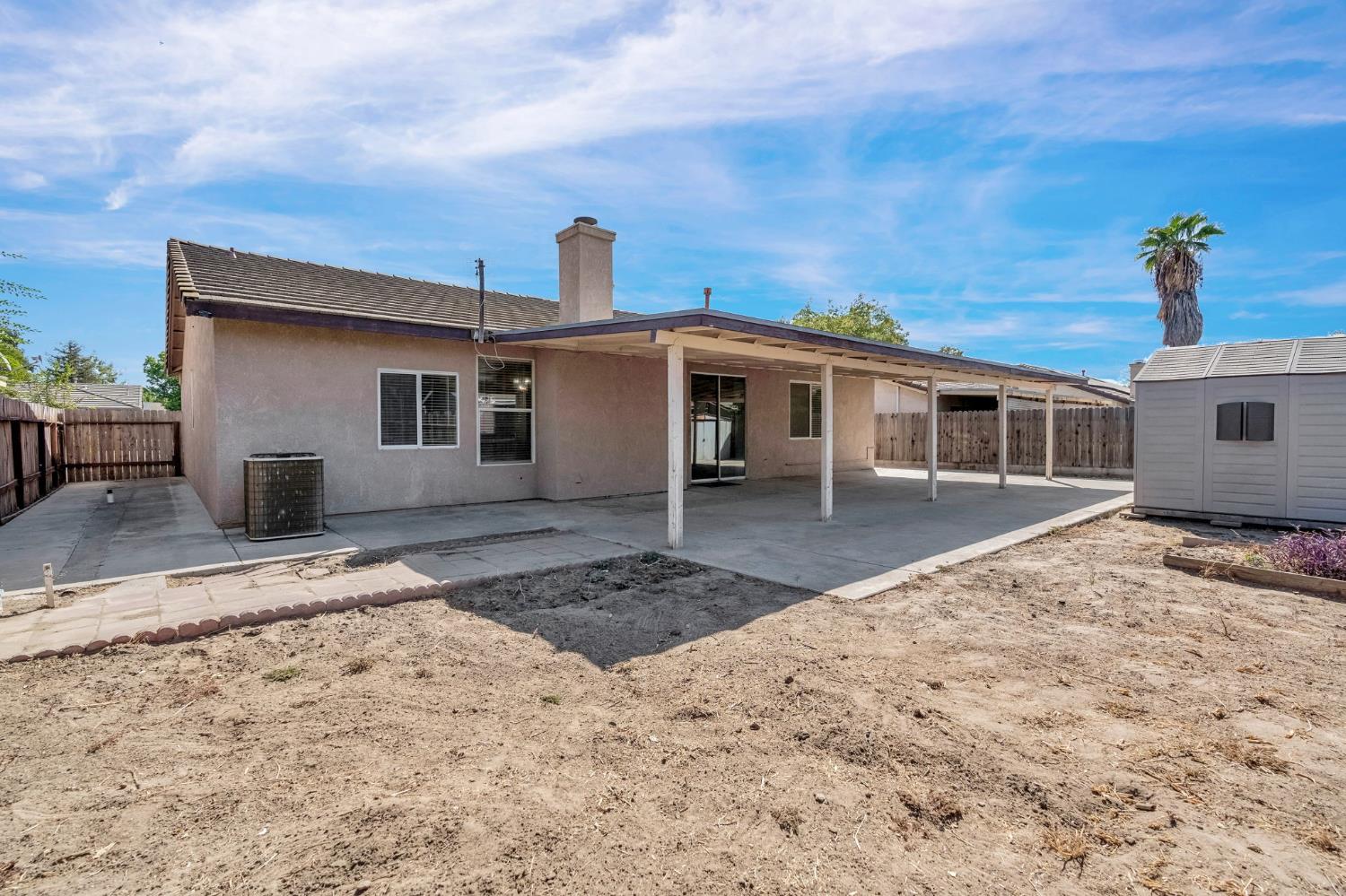 2426 S Larkin Ave, Fresno, CA 93727