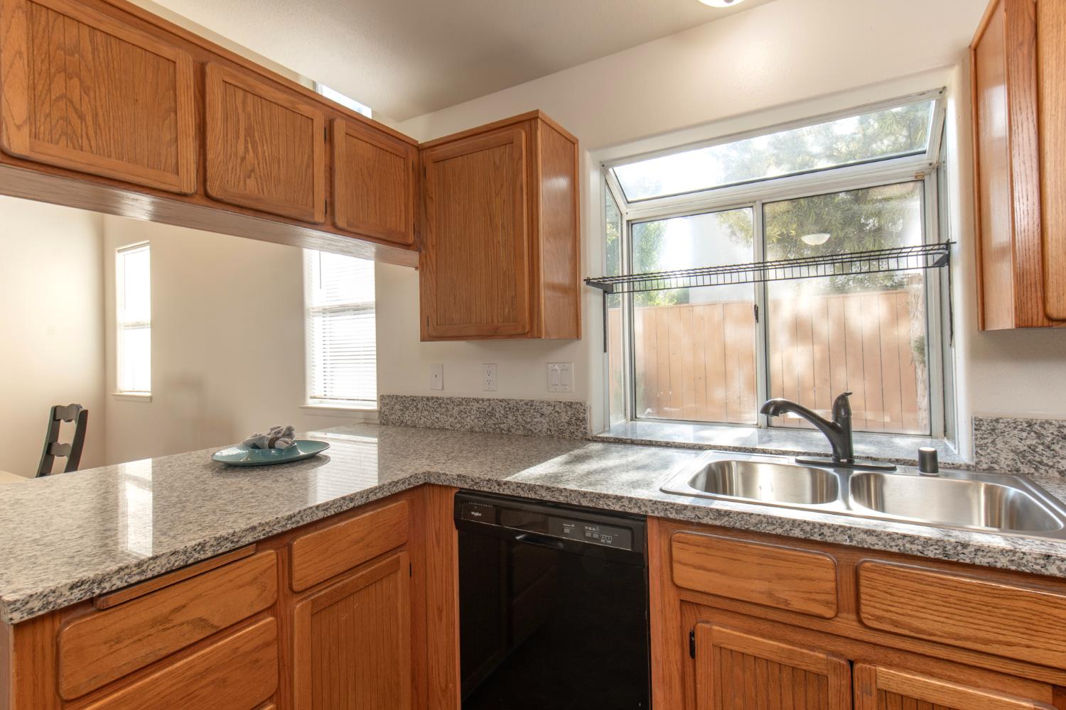 10781 N Windham Bay Cir, Fresno, CA 93730