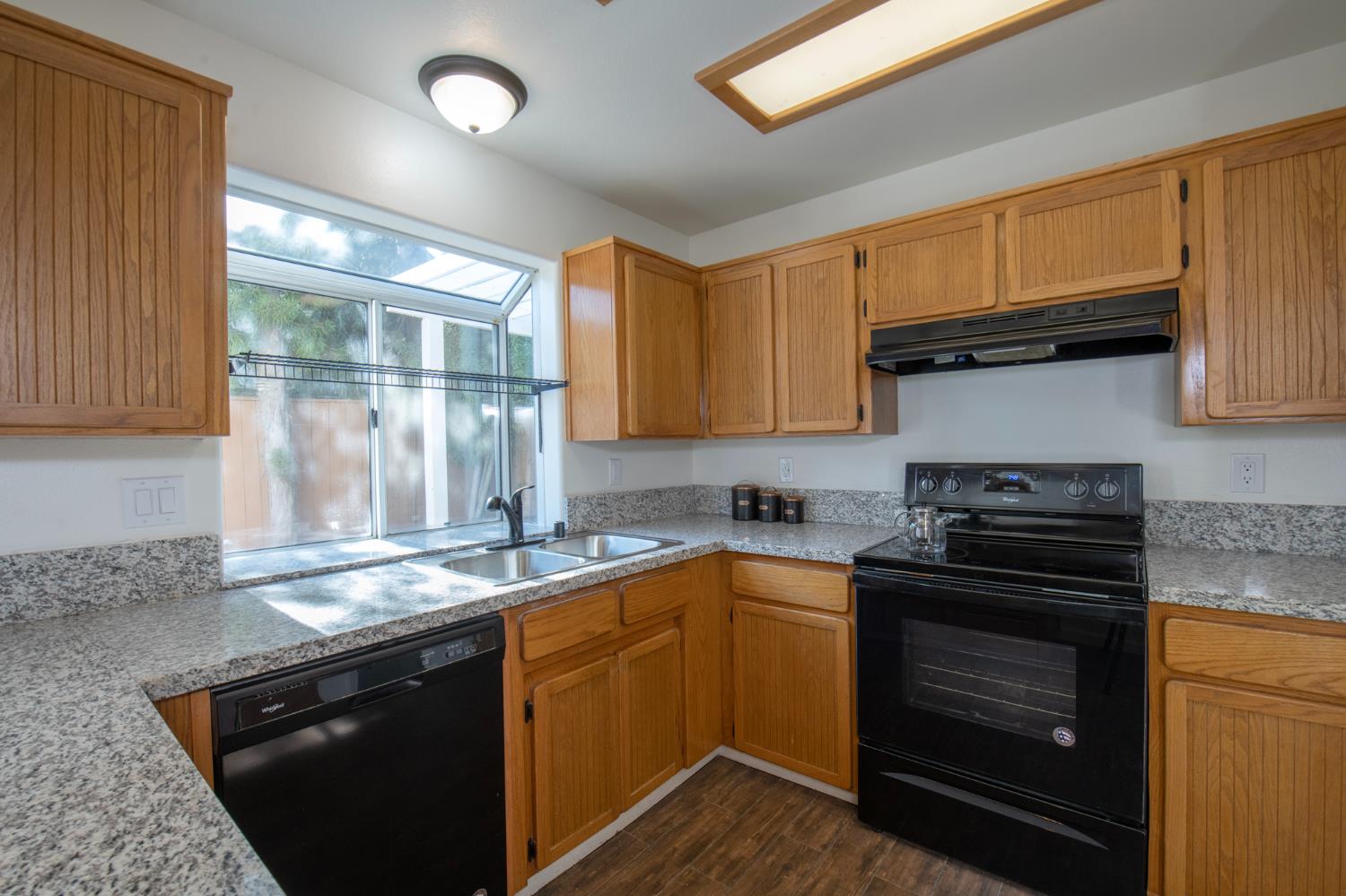 10781 N Windham Bay Cir, Fresno, CA 93730