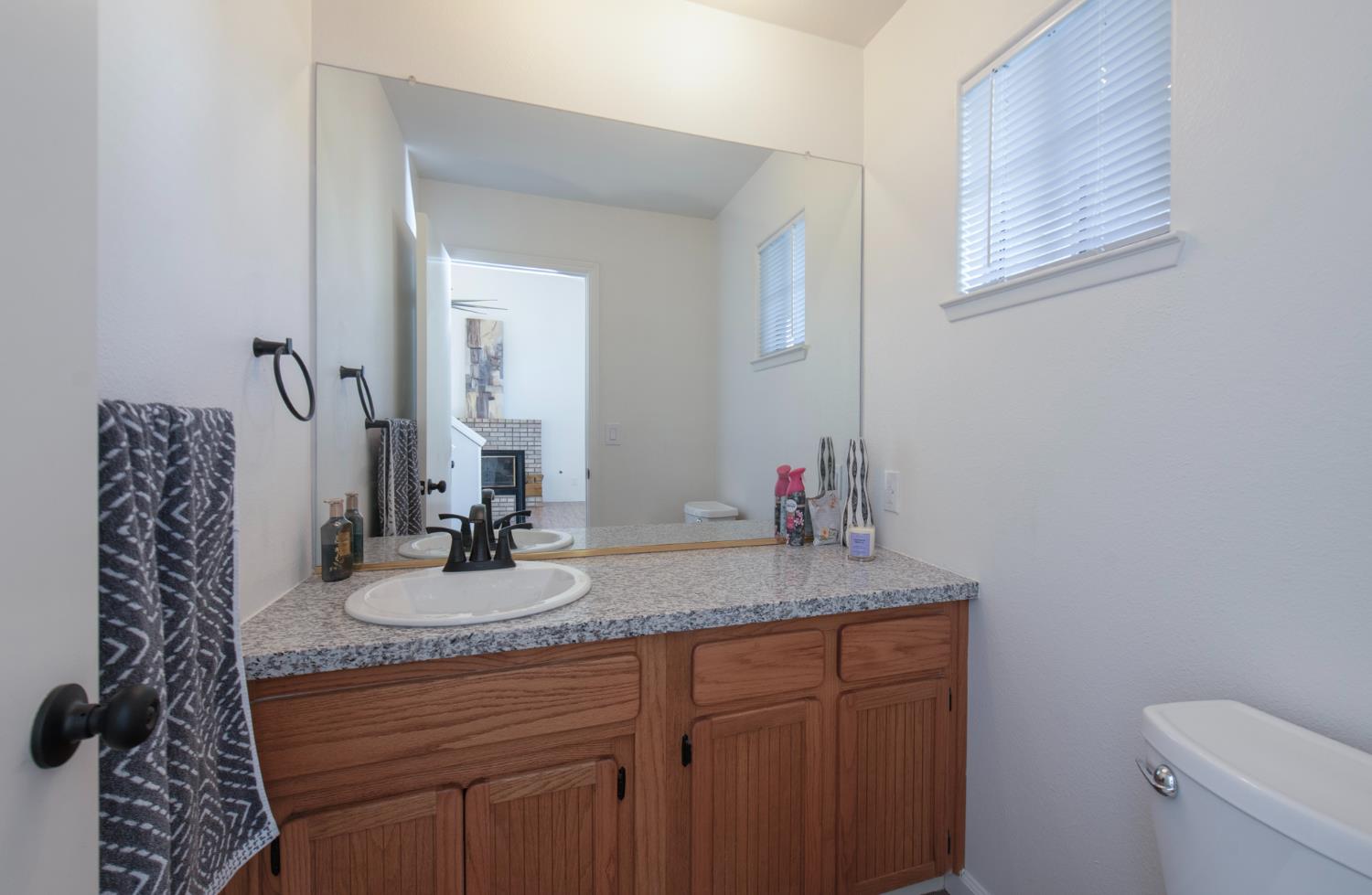 10781 N Windham Bay Cir, Fresno, CA 93730