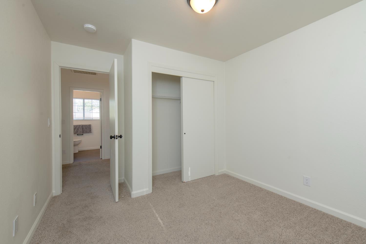 10781 N Windham Bay Cir, Fresno, CA 93730