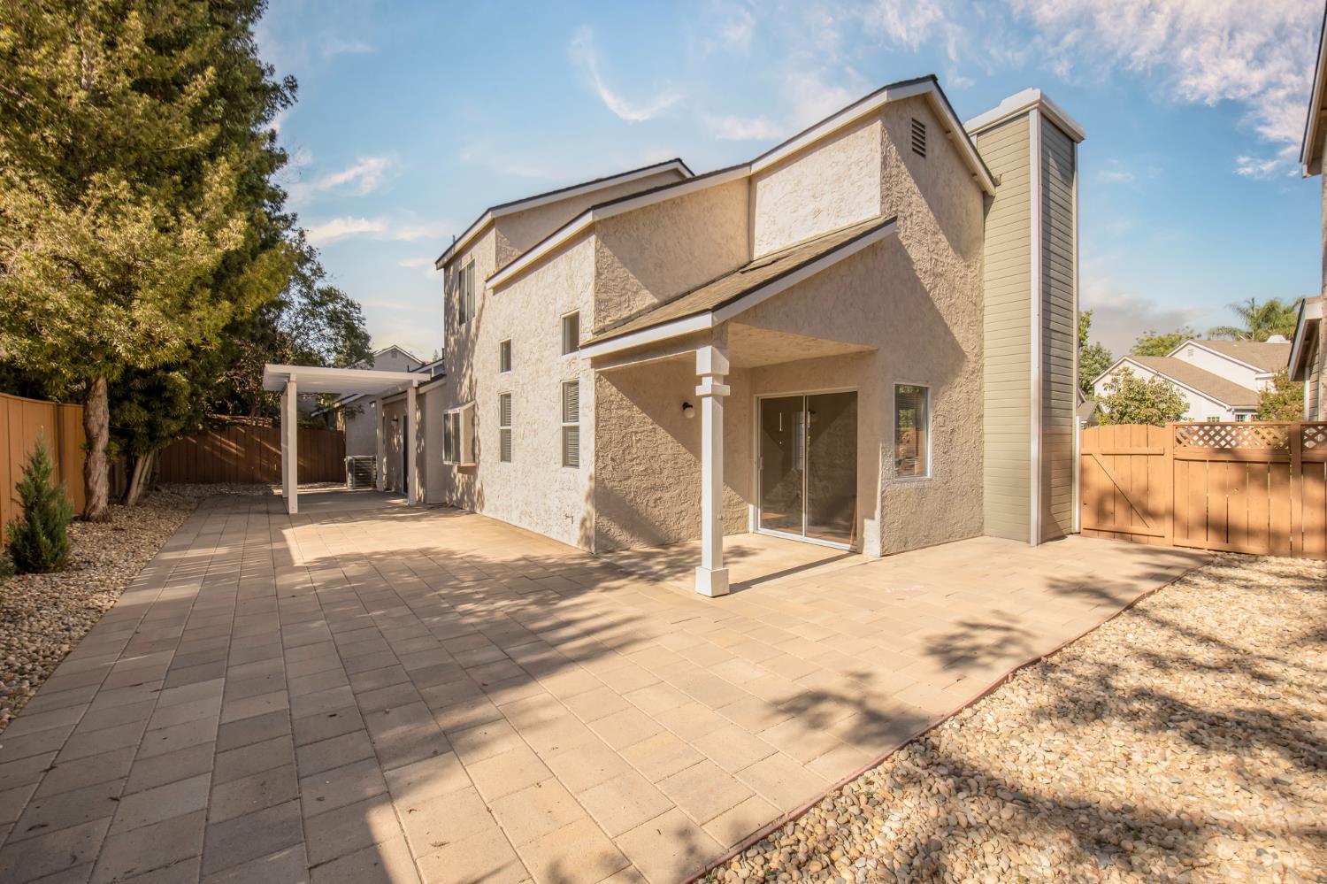 10781 N Windham Bay Cir, Fresno, CA 93730