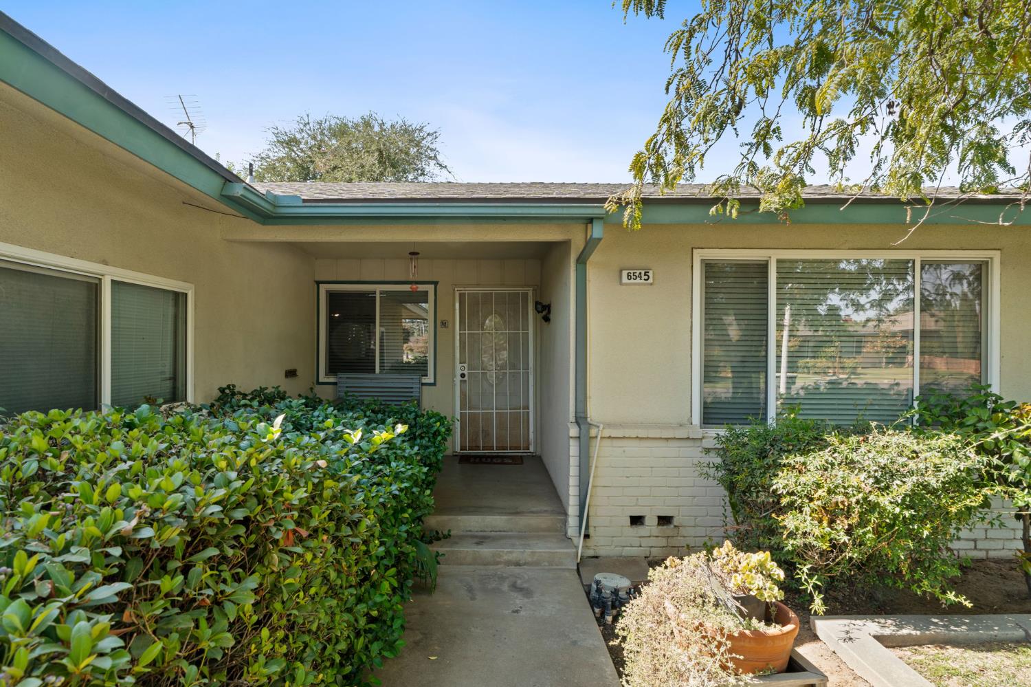 6545 N Raisina Ave, Fresno, CA 93710