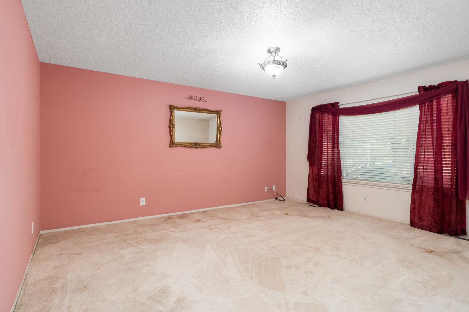 6545 N Raisina Ave, Fresno, CA 93710