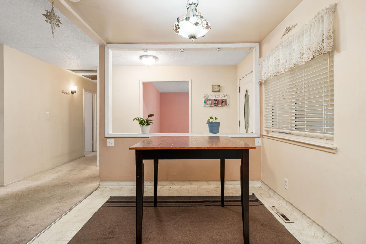6545 N Raisina Ave, Fresno, CA 93710