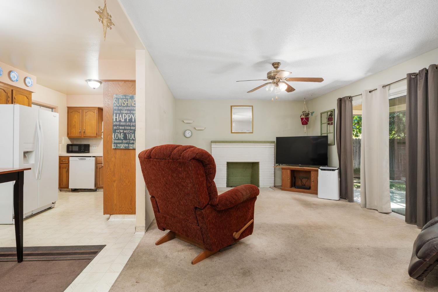 6545 N Raisina Ave, Fresno, CA 93710