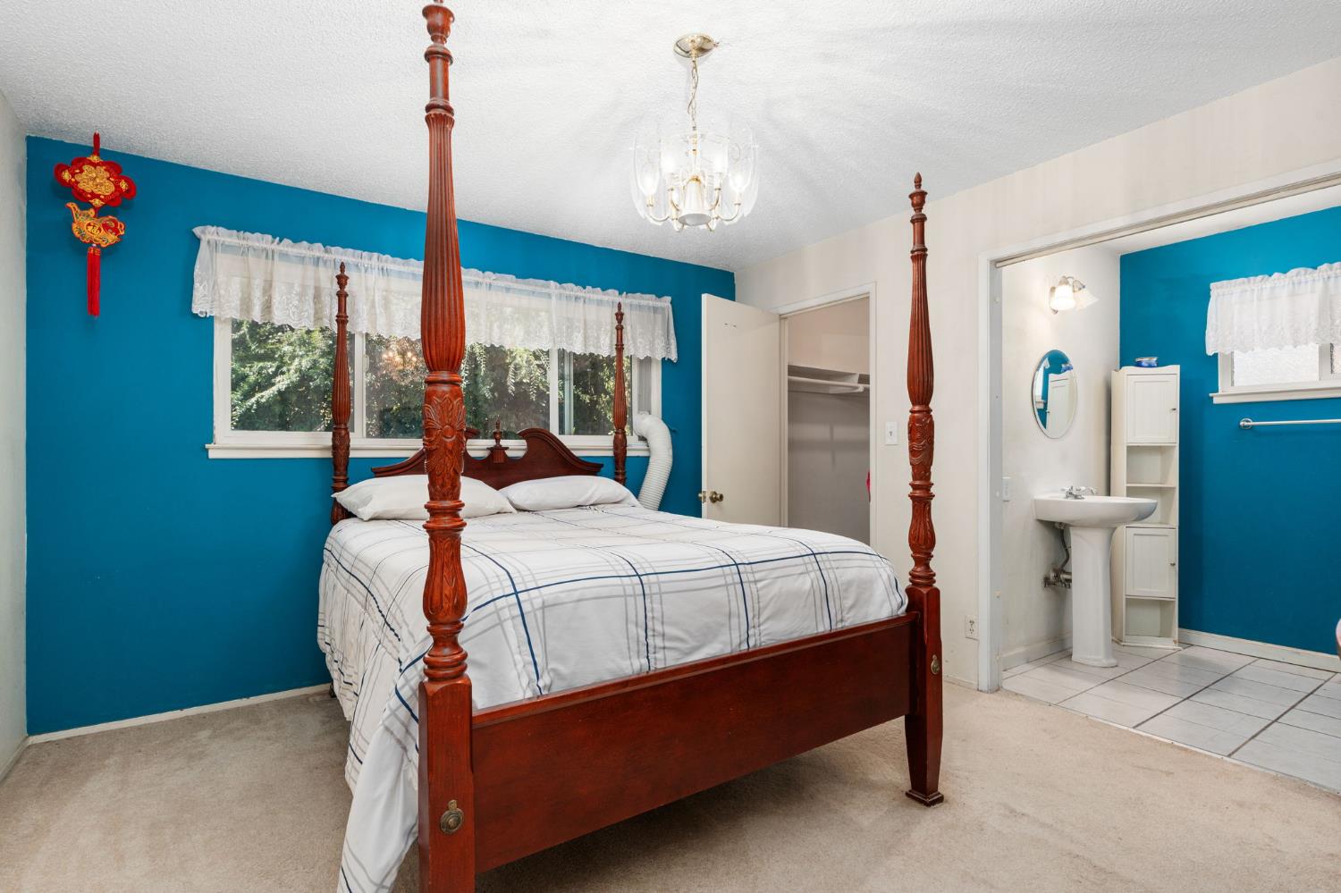 6545 N Raisina Ave, Fresno, CA 93710