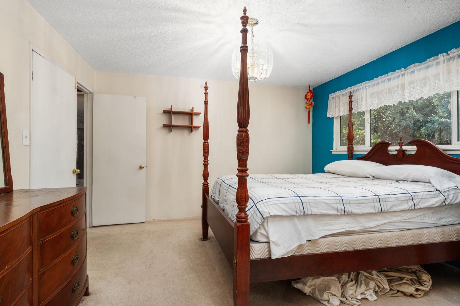 6545 N Raisina Ave, Fresno, CA 93710