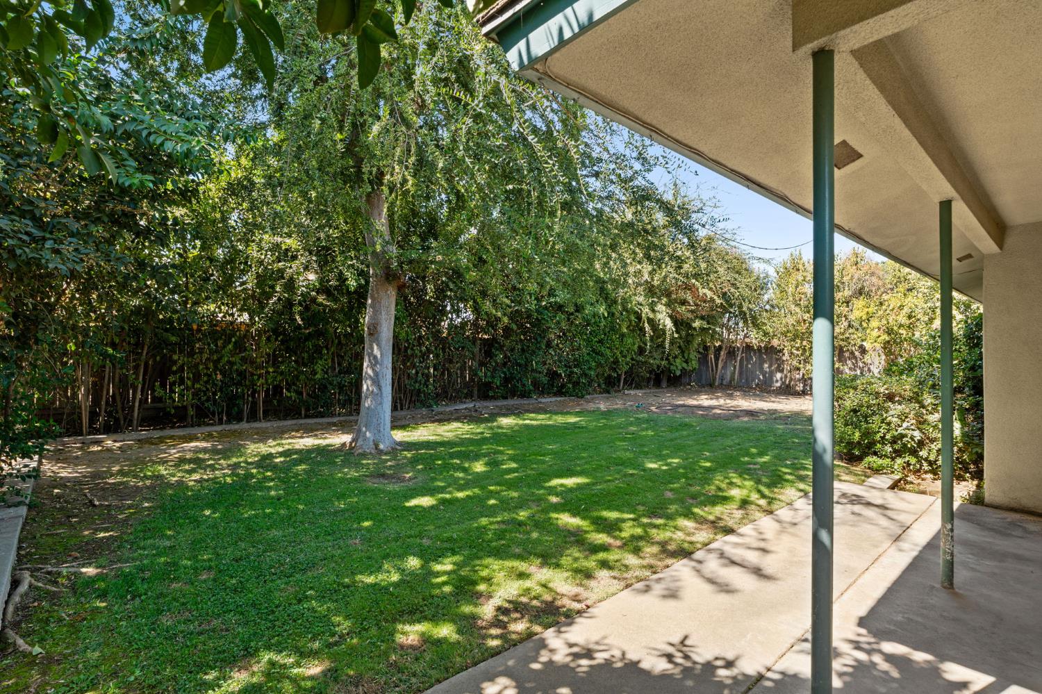 6545 N Raisina Ave, Fresno, CA 93710