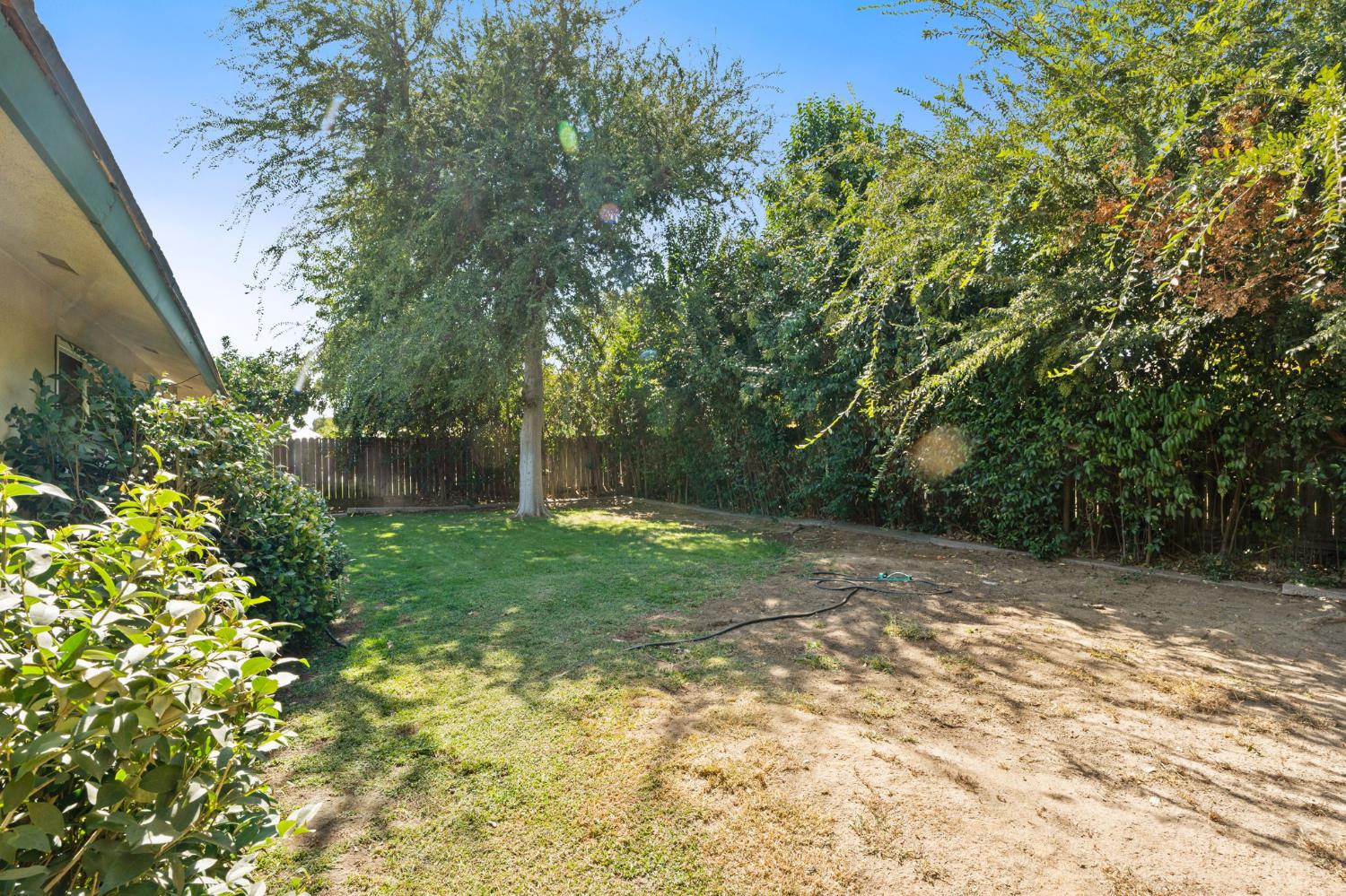 6545 N Raisina Ave, Fresno, CA 93710