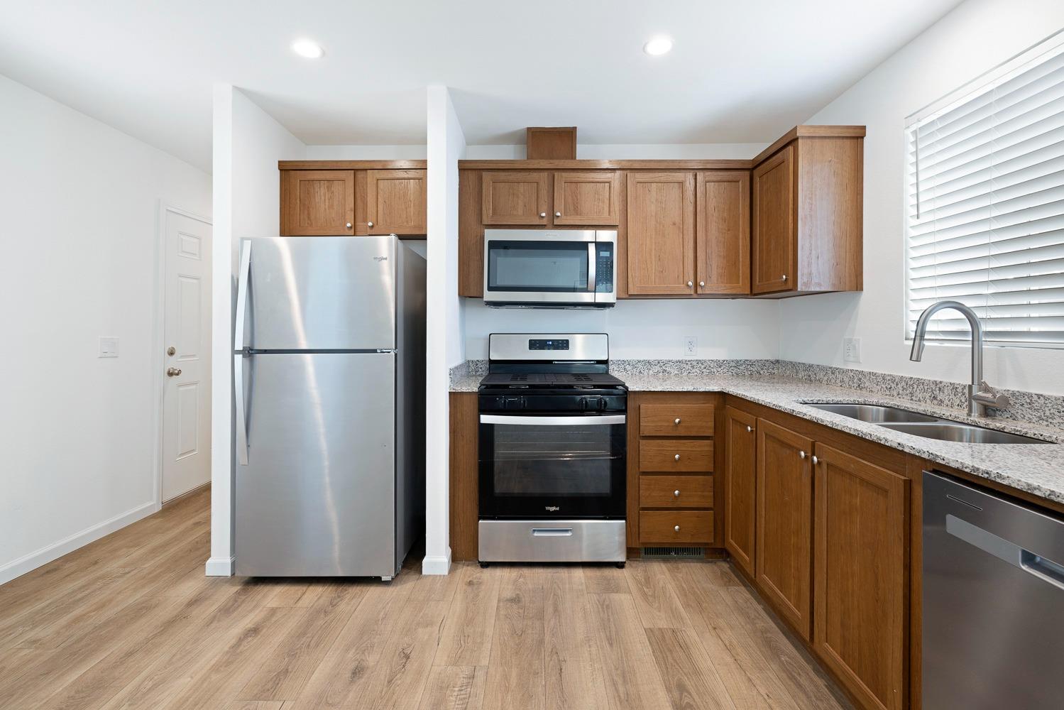 1719 W Olive Ave #37, Fresno, CA 93728