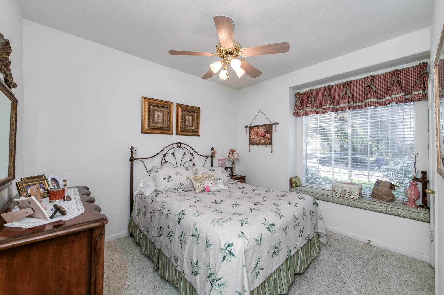 2560 E El Paso Ave, Fresno, CA 93720