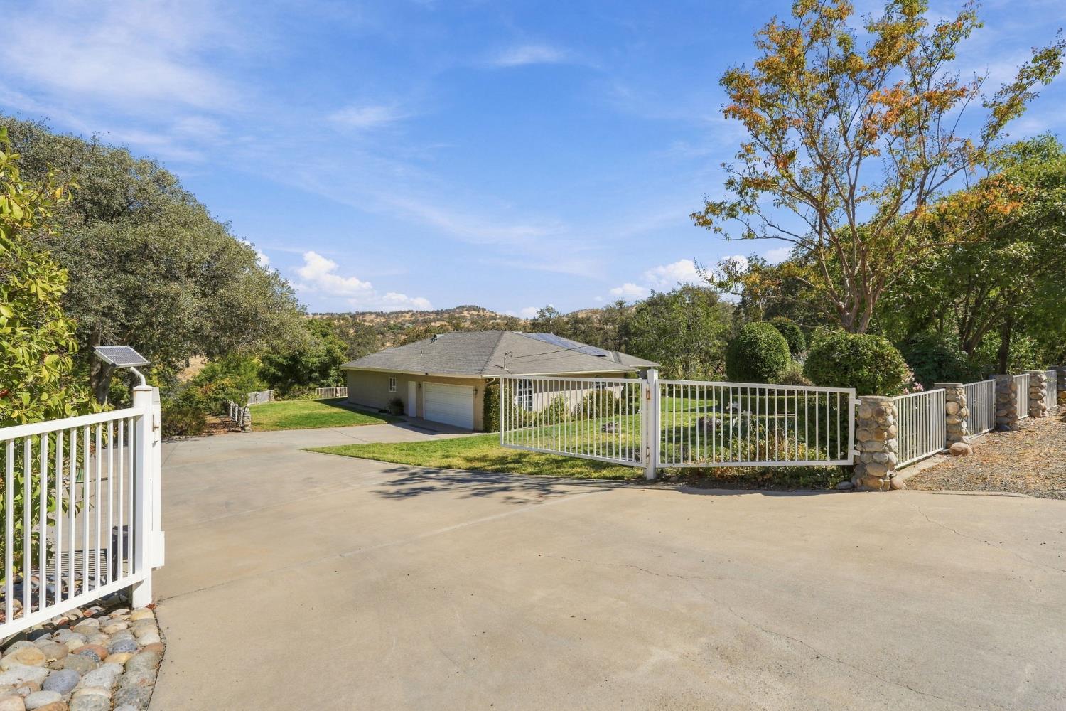 33378 Puma Ln, Yokuts Valley, CA 93675