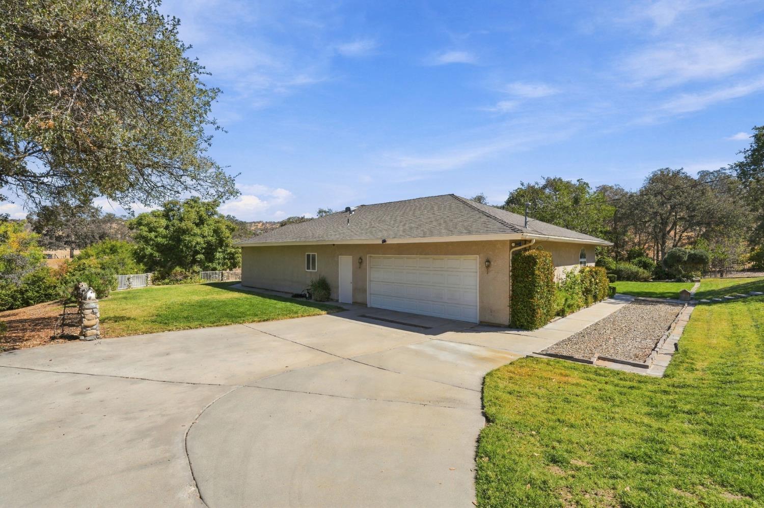 33378 Puma Ln, Yokuts Valley, CA 93675
