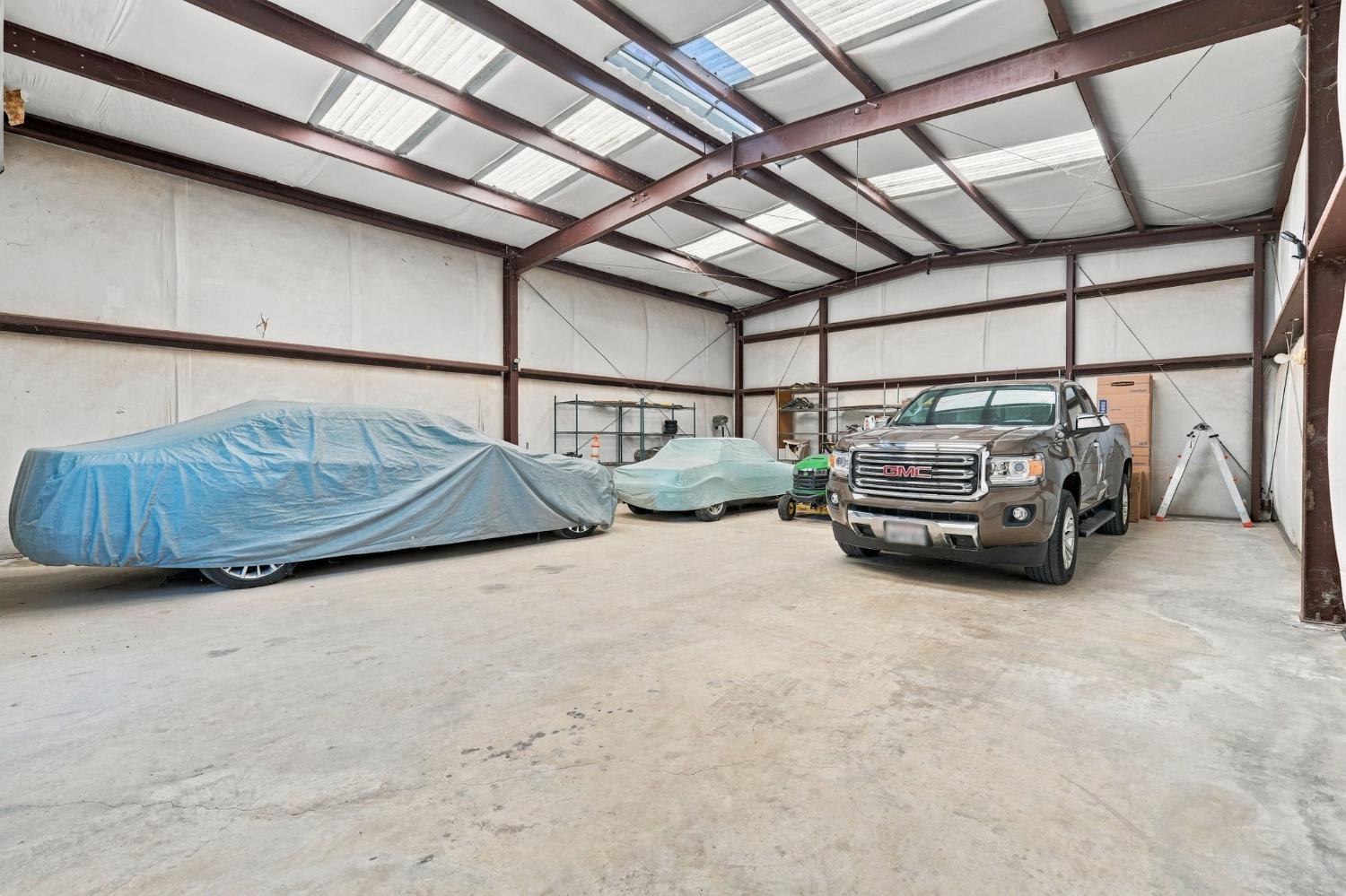 33378 Puma Ln, Yokuts Valley, CA 93675