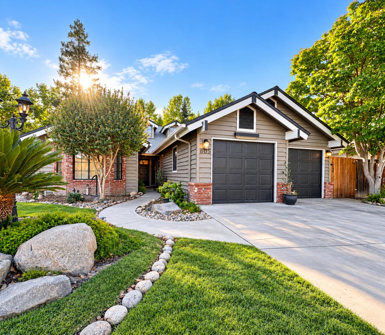 605 E Pintail Cir, Fresno, CA 93730