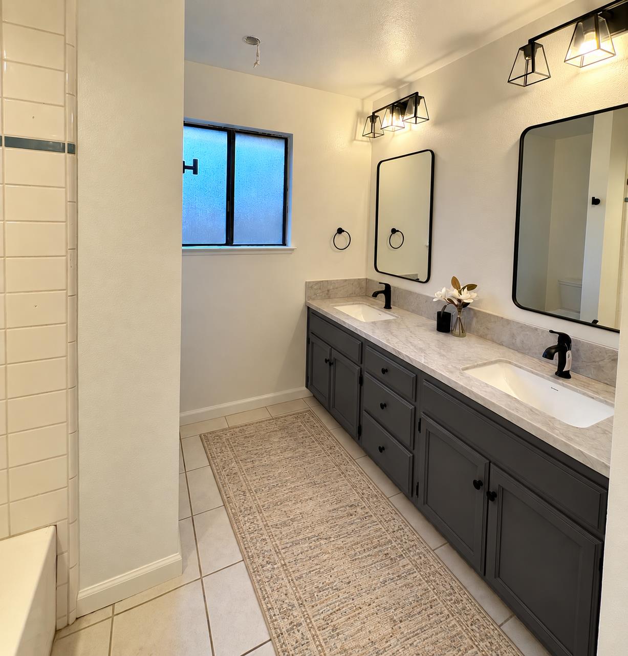 605 E Pintail Cir, Fresno, CA 93730