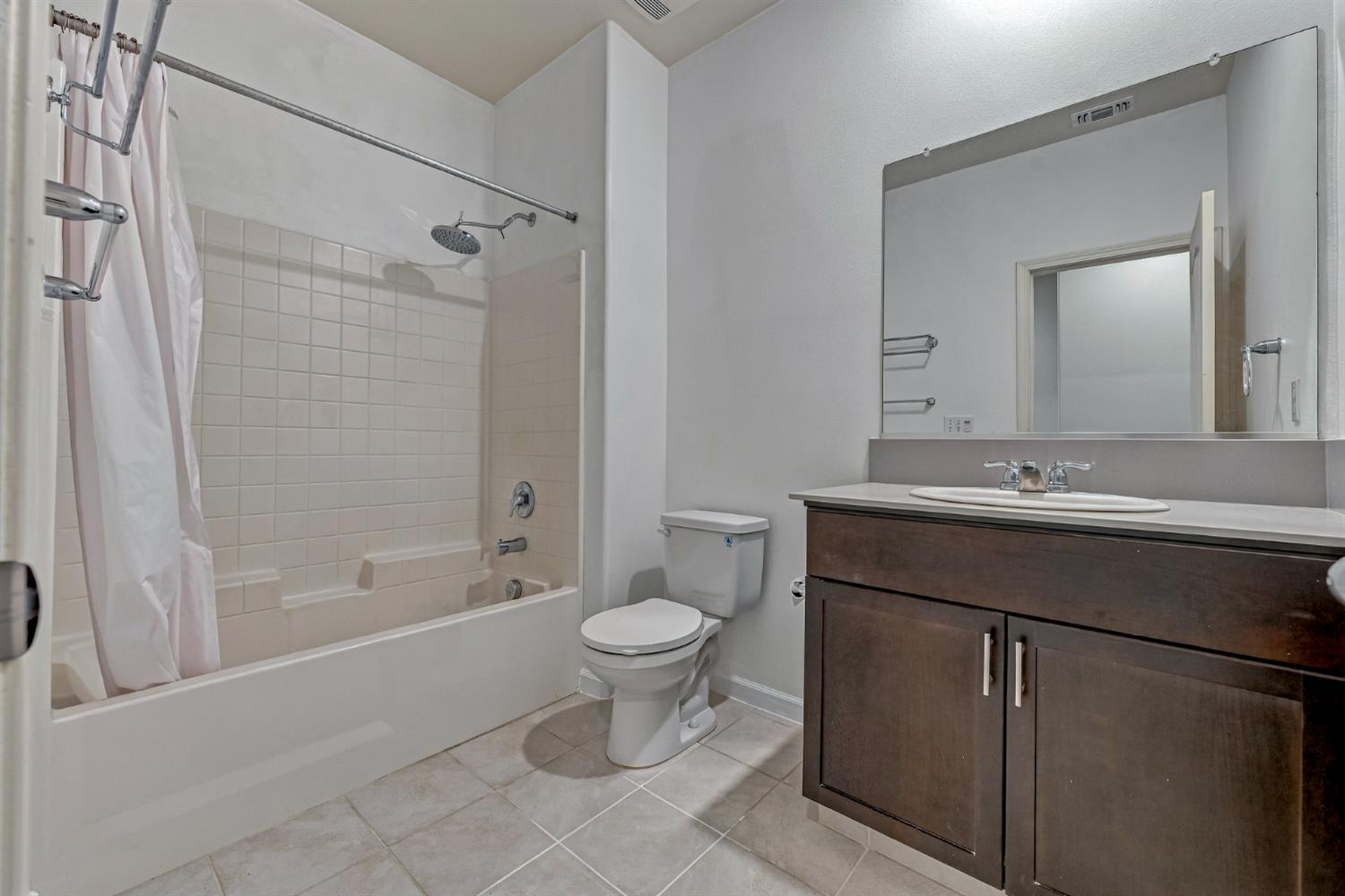 638 Phelps Dr, Merced, CA 95348