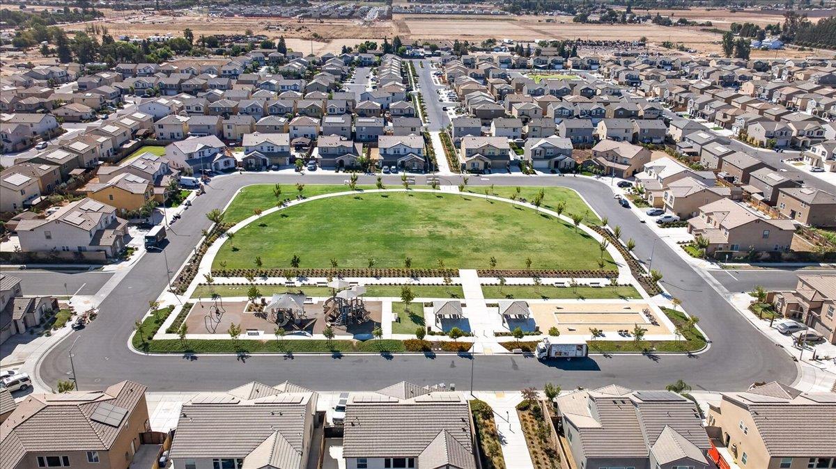 4466 N Ensanada Ave, Fresno, CA 93723