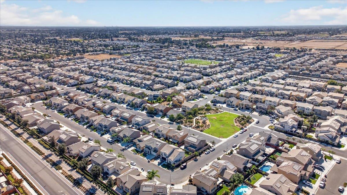 4466 N Ensanada Ave, Fresno, CA 93723