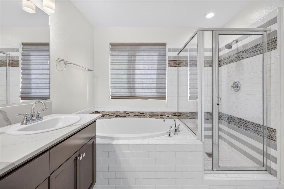4466 N Ensanada Ave, Fresno, CA 93723