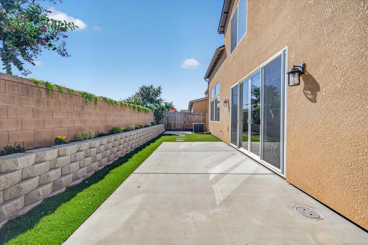 4466 N Ensanada Ave, Fresno, CA 93723