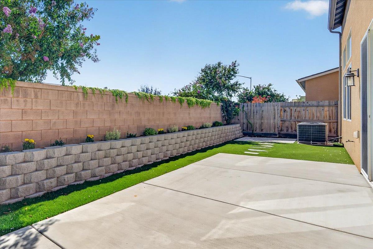4466 N Ensanada Ave, Fresno, CA 93723