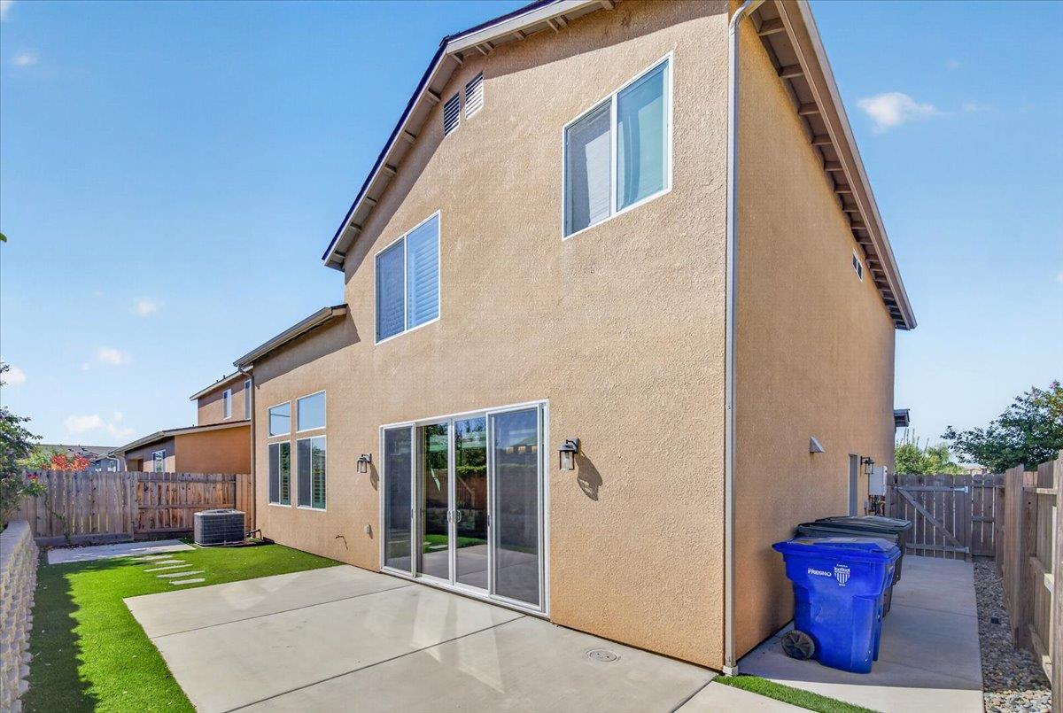 4466 N Ensanada Ave, Fresno, CA 93723