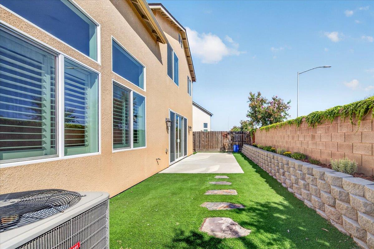 4466 N Ensanada Ave, Fresno, CA 93723