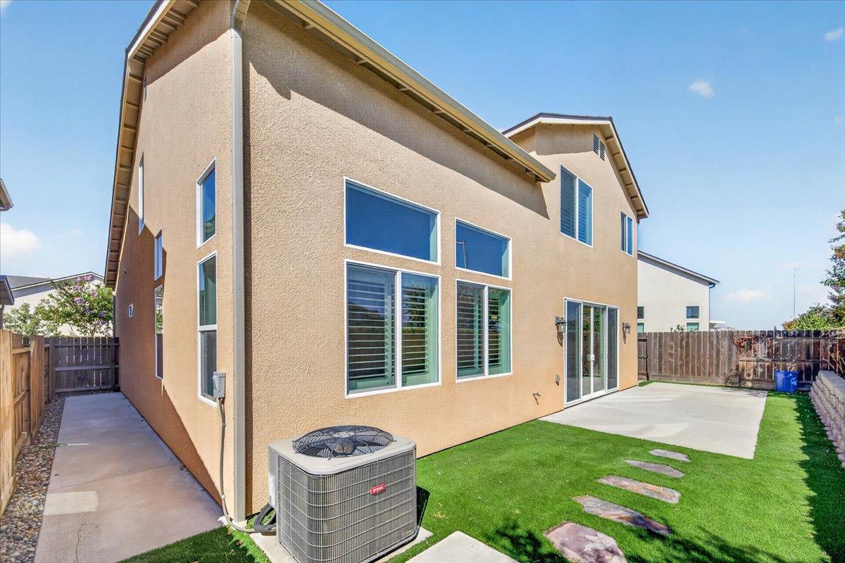 4466 N Ensanada Ave, Fresno, CA 93723