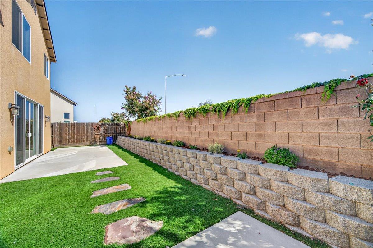 4466 N Ensanada Ave, Fresno, CA 93723